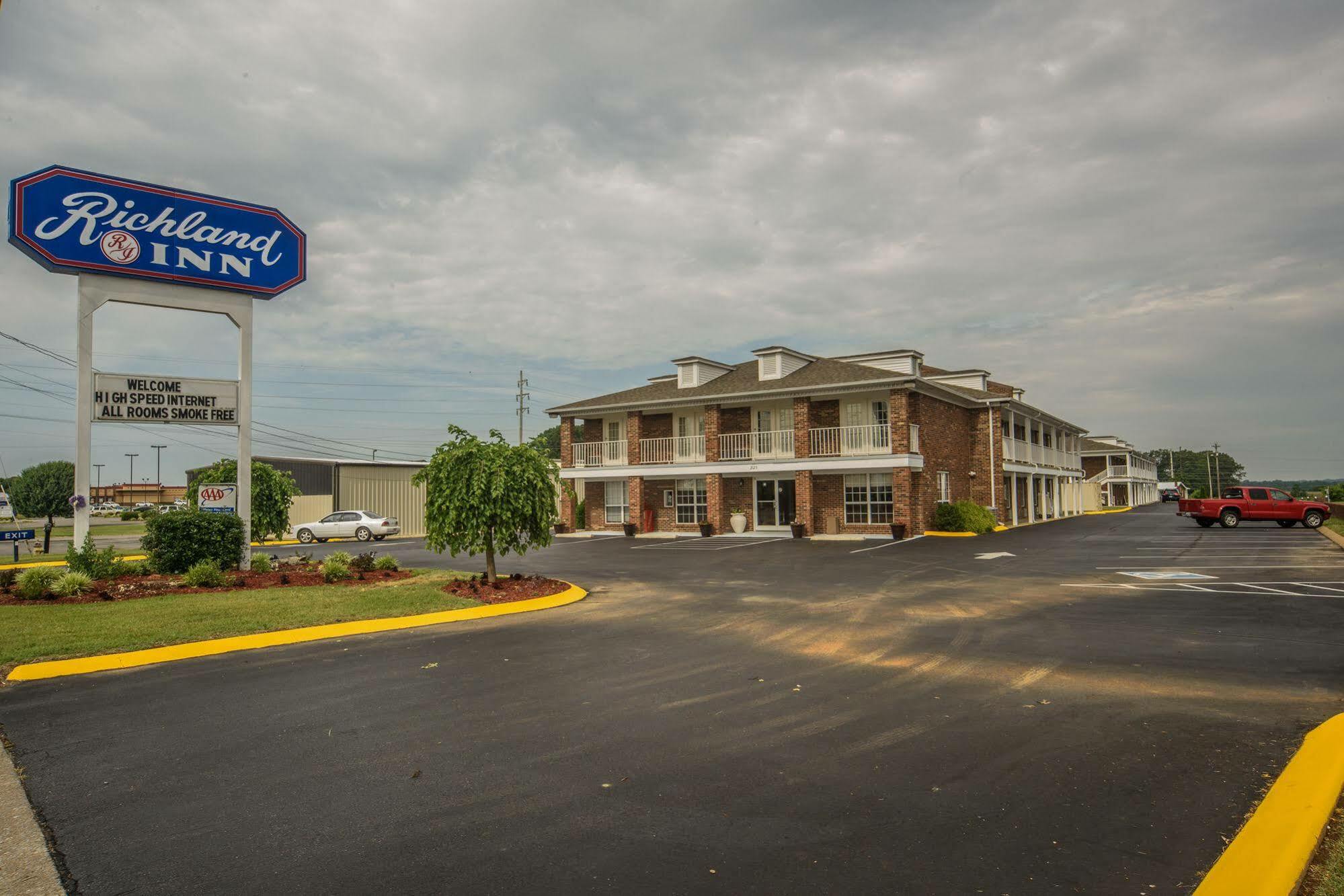 Richland Inn Lawrenceburg Exterior photo